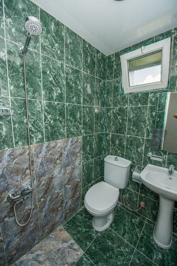 Hotel Cosmos Batoemi Buitenkant foto